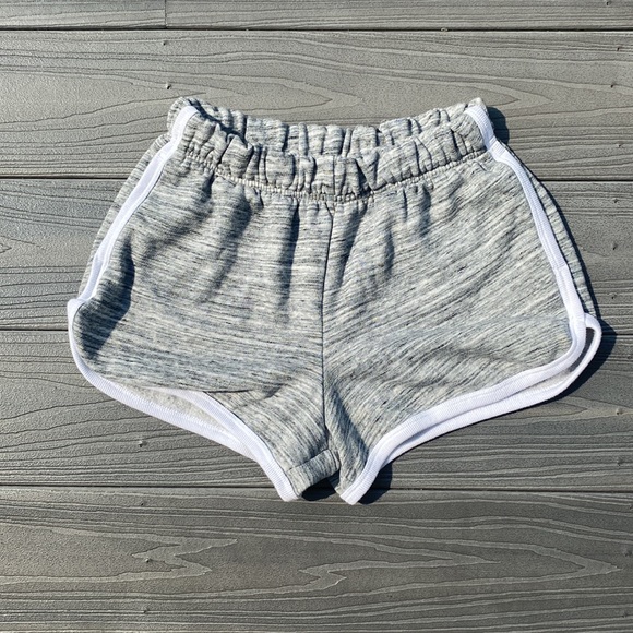 VS PINK 2.5” Curved Hem Sweat Varsity Shorts Heathered Gray Gradient Graphic XS - Picture 8 of 14